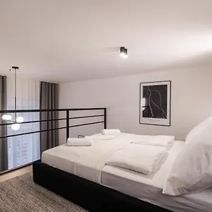  Apartamento E56 - Grand Boulevard Heritage - Location By Bqa Hungría