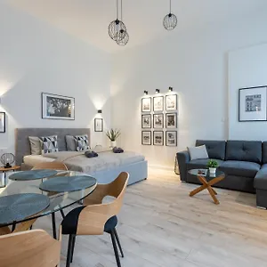  Apartamento Holidays Operart Hungría
